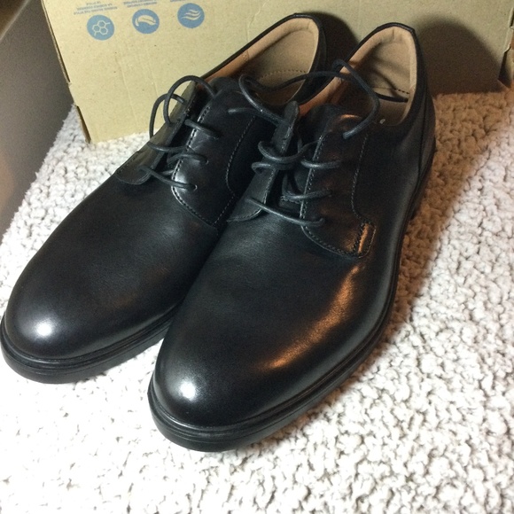 Clarks Other - Clarks Tailor Black Tie-up Leather Shoes